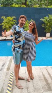 Rochelle Rao Instagram - Pool pe fool 🌸 … I’m too cool for school 💪🏻 

What say . Think I’m asking for trouble ? 😈 🤪

#funnyreels #funnyvideos #couples