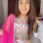 Roopal Tyagi Instagram - I wonder what kind of space I would have in my brain if I forgot the lyrics of 90’s songs 😂🤣 #90ssongs #trendingreels #trending