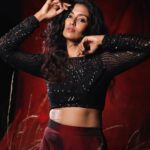 Roshini Haripriyan Instagram - She who leaves a trail of glitter is never forgotten ♥️ Styled by @paviiiee_08 Outfit: @soul__spectrum Photography Team: @shotsbyuv @blackshadowsfotography @sat_narain #roshniharipriyan