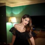 Roshmi Banik Instagram - Summer love ❣️ . . . . 📸 @cam_curious . . #black #red #lipstick #roshmibanik #photooftheday #picoftheday #foryou #fyp #love #summer Soho House Mumbai