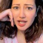 Roshmi Banik Instagram - Kaise??? Batao zara…. . . . #kesariya #bollywood #reelkarofeelkaro #trendingreels #roshmibanik