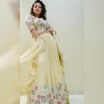Roshmi Banik Instagram - Let there just be light, joy and prosperity this Diwali 🪔✨🧿🤍 Happiest one to you janejaanas..! 🫶🏻 . . . . 📸 my main @iam_rajinamdar Wearing @sejalkamdardesigns 🫶🏻 . . Special thanks to my panda 🐼 @didooshruti ❣️ . . #diwali #diwali2022 #roshmibanik #festiveseason #indian #love #light #prosperity #happiness
