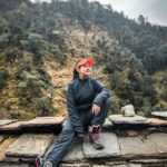 Roshmi Banik Instagram - “Some beautiful paths can’t be discovered without getting lost.” - Erol Ozan . . . #wanderlust #mountains #candid #trekking #love #nature #travel #trending #roshmibanik