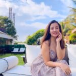 Roshmi Banik Instagram - Live photos are pure love! 🥹♥️🧿🦋💫 . . . #love #retro #nature #beautiful #reelkarofeelkaro #beautifuldestinations #roshmibanik #hollywood #old