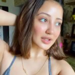 Roshmi Banik Instagram - Glow…! 💫🧿