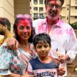 Rupali Ganguly Instagram - Designer kapdon wali nahi … Puraane kapdon wali dhamaal Holi HAPPYYY HOLIIII ❤️💜💛🧡💚💙 #holi #gharkiholi #instagood #rupaliganguly #ashwinverma #ashrup #familia #photodump #holi2023 #rudranshverma #lategram #jaimatadi #jaimahakal ❤️ @ashwinkverma ❤️