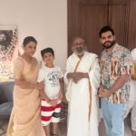 Rupali Ganguly Instagram - “The magic is that, a person who wants nothing will receive everything “ Blessed and Humbled to be in the presence of Gurudev Sri Sri Ravi Shankar 🙏🏻🙏🏻 @artofliving @srisriravishankar @neetumahaveerjain and #mahaveerjain thank you for giving me the opportunity to meet him🙏🏻🙏🏻 @kaushal_j thank you 🤗 #gratitude #blessed #srisriravishankar #blessed #rupaliganguly #anupamaa #love #light #monday #rudranshverma #instagood #lategram #jaimatadi #jaimahakal @vivek.jain.1213 @directorskutproduction