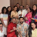 Rupali Ganguly Instagram - “The magic is that, a person who wants nothing will receive everything “ Blessed and Humbled to be in the presence of Gurudev Sri Sri Ravi Shankar 🙏🏻🙏🏻 @artofliving @srisriravishankar @neetumahaveerjain and #mahaveerjain thank you for giving me the opportunity to meet him🙏🏻🙏🏻 @kaushal_j thank you 🤗 #gratitude #blessed #srisriravishankar #blessed #rupaliganguly #anupamaa #love #light #monday #rudranshverma #instagood #lategram #jaimatadi #jaimahakal @vivek.jain.1213 @directorskutproduction