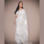 Rupali Ganguly Instagram - I believed in Snow White till I drifted…. Just a little bit 🤍 . . . . . . . . . . . . . . . . Look Director : @rajitkumra Stylist : @stylebysaachivj Stylist Team : @sanzimehta777 Photographer : @ashish_ojha_photography Saree By : @tyaarindia Jewellery By : @popley.eternal Make Up : @jayprakashpal20 Hair : @stylistsony Media Relations : @brandnbuzz #awardseason #anupamaa #rupaliganguly #jaimatadi #jaimahakal #whitesaree #diamondjewellery #monday #trending