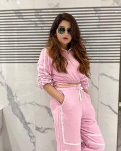 Saba Khan Instagram - Glowing up from inside out 🥰
.
.
Outfit- @sallu_store_ 
.
.
#goa #sabakhan #happiness #love