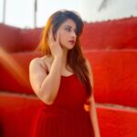 Saba Khan Instagram - Love me like u do ❤️ . #trending #reelsinstagram #instagram #reels #explorepage #engagement #trending #sabkhan #instadaily #instvairal #recent4recent