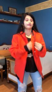 Saba Khan Instagram - 🤪😅
.
.
.
#sabakhan #funnyvideos