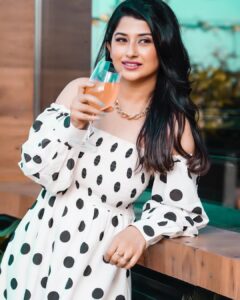 Saba Khan Instagram - The best is yet to be 💯
.
.
Outfit - @aachho 
Camera 📸- @photographyhsquare 
Mua - @lakme.academy.jaipur & @namitashaktawatmua 
.
.
#sabakhan.