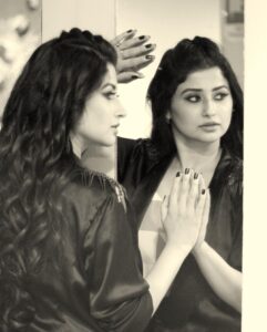 Saba Khan Instagram - The eye should learn to listen before it looks 
.
.
.
 📸 - @skymedia19 
.
.
#sabakhan
