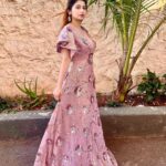 Saba Khan Instagram - Create your own magic 🪄 . . Designer - @the_adhya_designer . #sabakhan #trending