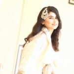 Saba Khan Instagram - Ishq Zahir karna important hota hai .. hai na ? 💗 . Outfit- @niira_by_as Styling @mydesipandora Makeup @makeuptalesbychitrangi Hair @makeupdiariesbysakshisharma PC - @photographyhsquare @studiocitylights Location- @vijayranpalace . . . #sabakhan #reels #reelsinstagram #reelsindia #saturdayvibes