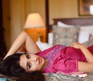 Saba Khan Instagram - Look into my eyes and you will find me 💗
.
.
Makeup @makeuptalesbychitrangi
Hair @makeupdiariesbysakshisharma
PC - @photographyhsquare

.
#sabakhan #sabakhanfam