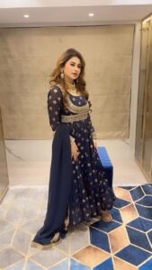 Saba Khan Instagram - Tum tum 🤩 
.
.
.
#sabakhan #trendingreels