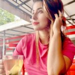 Saba Khan Instagram - A cup of tea is a cup of peace ✌️ . . . #sabakhan #healthylifestyle #love #peace #gratitude