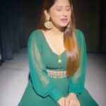 Saba Khan Instagram - Barish ki boli ❤️ . Outfit- @the_adhya_designer Captured by - @saifcreations Styled by - @nottyaisha . . #sabakhan #beauty #love #gratitude #maibarishkiboli #barishkiboki #sabakhan #trendingreels #indianbeauty
