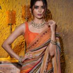 Sana Sayyad Instagram - आप सभी को दीपवाली की शुभ कमनाएँ। स्टे सेफ ❤️ Wearing @neerusindia Mua @nehaadhvikmahajan Jewellery @pooja_diamond 📸 @abhay_r_kirti