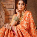Sana Sayyad Instagram - NAVRATRI:- DAY 7 featuring @sana_sayyad29 as the Modern Indian Goddess where she represents the color ORANGE 🧡 . Shoot Concept & Designed By:- @nehaadhvikmahajan @bridalsbynam . 💄MUA , Hair & Styling :- @nehaadhvikmahajan . 🥻Saree :- @kankatala_ . 💍Jewelery :- @pooja_diamond . 🎥:- @abhay_r_kirti . Makeup :- @maybelline . Managed By :- @allboutcommunication . #sanasayyad #makeup #ootd #nehaadhvikmahajan #makeupbyme💄 #nammakeovers #bride #to #be #bridal #look #bridalmakeupartist #destinationweddingmakeupartist #weddingmakeup #hair #hairstyling #nammakeovers #bollywood #television #makeupartist #mumbai #traveller #all #over #the #globe