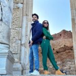 Sana Sayyad Instagram - Touristy Shenanigans with My Gang ❤️ #imaadshamsi #sanasayyad #nehaadhvikmahajan #adhvikmahajan #turkey #blessed #gratitude Ephesus Ancient City