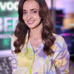 Sanaya Irani Instagram - Happy and grateful me for the love #cybervaar has received 😊😊. Don’t forget to watch 2 new episodes today only on @voot and keep the love pouring in ❤️. Make up @sachinmakeupartist1 Hair @jayshreethakkarhairartist