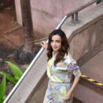 Sanaya Irani Instagram - For #cybervaar promotions. Coming to your screens on the 10th of June only on @voot. Make up @sachinmakeupartist1 Hair @jayshreethakkarhairartist Outfit @madaboutfashion_kejal Jewelry @aquamarine_jewellery @avior.jewels Heels @paioshoes Stylist @stylebysaachivj Team @nehha_o @sanzimehta777 @styledbynikinagda @priyankasangale_