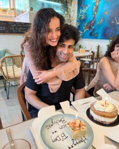 Sanaya Irani Instagram - Celebrating one of my fav humans ❤️❤️😘😘.