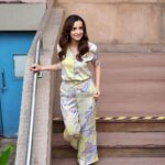 Sanaya Irani Instagram - For #cybervaar promotions. Coming to your screens on the 10th of June only on @voot. Make up @sachinmakeupartist1 Hair @jayshreethakkarhairartist Outfit @madaboutfashion_kejal Jewelry @aquamarine_jewellery @avior.jewels Heels @paioshoes Stylist @stylebysaachivj Team @nehha_o @sanzimehta777 @styledbynikinagda @priyankasangale_