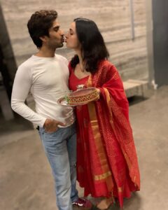 Sanaya Irani Instagram - And it was a very Happy Karwachauth. Hope all you wonderful ladies had a good one 😊😊. @itsmohitsehgal
