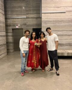Sanaya Irani Instagram - And it was a very Happy Karwachauth. Hope all you wonderful ladies had a good one 😊😊. @itsmohitsehgal