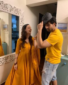 Sanaya Irani Instagram - Just a couple of mad hatters. Happy 40th my beautiful friend. I love that we had to take last minute fake candids so I would have a pic to post on your bday, but I guess that just means we r so busy having a good time that pictures just take a back seat. Here’s wishing you a lifetime of happiness, peace of mind, success in whatever you choose, better communication skills and fewer mood swings on your special day. 🍻 to capturing many many more mental(pun intended)pictures . Have a wonderful day you beautiful soul may you always be surrounded by mountains ⛰ and one day build your dream on top of it. Love you forever @iakshaydogra because you are #friendslikefamily ❤️❤️.