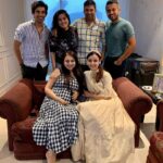 Sanaya Irani Instagram - It was a perfect Sunday 😀😀. #twodecades #goodtimes @gautam.mukim @shikhagupta88 @aartisharma11 @itsmohitsehgal