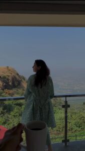 Sanaya Irani Instagram - Sneak peek into our short getaway 😍😍 @itsmohitsehgal 

@vistarooms @mountkusurluxuryliving #orakamshet 
Use code -  SANAYAMOHIT10 to avail 10% off on your bookings with Vista Rooms.