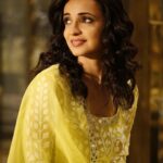 Sanaya Irani Instagram - Keep looking where the light pours in 😊😊