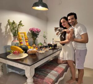 Sanaya Irani Instagram - Navroze Mubarak from us to you 🔥 🕯😊😊. #chiefiranisehgal we miss you so much, our family will never be complete without you. Love you forever ❤️❤️.
Gus misses you chief during lunch time 😢😘❤️

#gusiranisehgal #navrozmubarak #parsinewyear