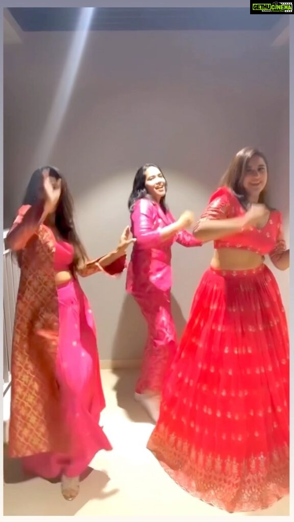 Mainu Lehenga-Jass Manak | Wedding Dance|Mainu lehanga lende O marjaniya  best dance - YouTube