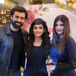 Sandipta Sen Instagram - Aschi Ami r Ankush "Mithai" er Barite😍 AAJ.. 5th of Jan.. Shikarpur er golpo shonate 😍 dakha hoche tahole🤗

My👗@rabhisek❤️

@ankush.official @zee5_bangla @zeebanglaofficial @officialshadowfilms @nirjhar.m