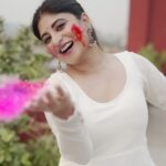 Sandipta Sen Instagram - Subho Dol Utsav🙏💕 Play with LOVE and stay SAFE..and Please Please keep animals safe this Holi .. Don't throw coloured Powders or water on them! 🙏 #dolutsav #holifestival #holi2023 #happyholi
