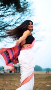 Sandipta Sen Instagram - ".....sitaro mein le chalu..!!"

#feelkaroreelkaro #feelitreelit #instareels #reelsinstagram #reelsindia #bengaliactress #sareelove #saree #sareelook