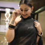 Sapna Choudhary Instagram - हाँ हमें “काला” बेहद पसन्द है , मगर दिल ❤️ में नही …. Outfit by @ratnavati_collection09 #instagood #blackgirlmagic #blacksaree #sapnachaudhary #sapnachoudhary #sapnaharyanvi #desiqueen #desi #blacklove #positivevibes #positivity #thankgodforeverything