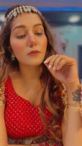 Sapna Choudhary Instagram - your opinion of me doesn’t define who I am……..🤨

#trending #trendingreels #reels #reelsinstagram #reelitfeelit #reelkrofeelkro #desiqueen #sapnachaudhary #positivity #positivevibes #thankgodforeverything