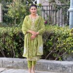 Sapna Choudhary Instagram - Be a soul who finds beauty in everything….🥰 Outfit by @ratnavati_collection09 #suit #suitlover #colorful #lookoftheday #green #sapnachaudhary #desiqueen #desigirl #workhard #positivevibes #positivity #thankgodforeverything