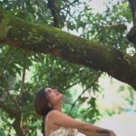 Sara Gurpal Instagram - #SaraKehndi My favourite spot #MangoTree just outside my room at @villagalgibaga . It’s been such a great experience being there. If you really want to enjoy the nature and have a peaceful time just be here n get all your great positive vibes on 🧿🥀 N I truly appreciate all the love that you showed to us #Rohan 🖤 @villagalgibaga 🥀