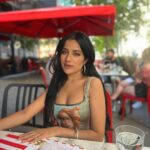Sara Gurpal Instagram - #SaraKehndi Cute caption’ London, United Kingdom