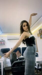 Sargun Kaur Luthra Instagram - #dribble #dribble2much 😈
