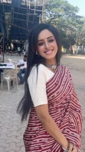 Sargun Kaur Luthra Instagram - Obsessed #withthissong #withme 😂🌈
#reel #reelitfeelit #love #yourself