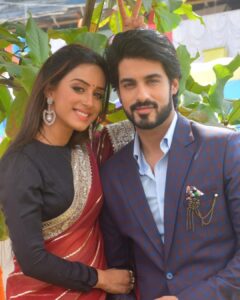 Sargun Kaur Luthra Instagram - ✌️
#yhc #yehhaichahatein #rudra #preesha #rusha #bts #🐰